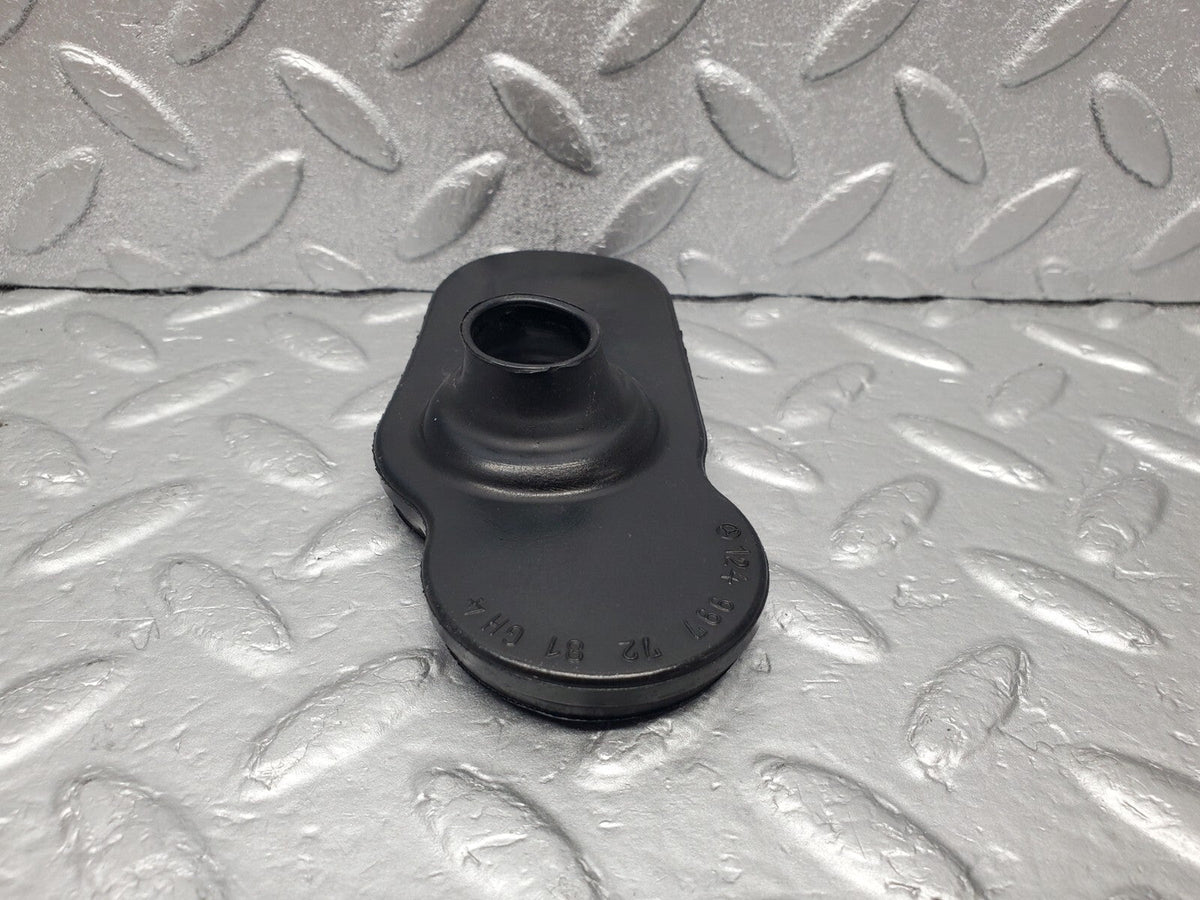 48998 Mercedes-Benz A124 320E Cabriolet Firewall Rubber Grommet A1249977281