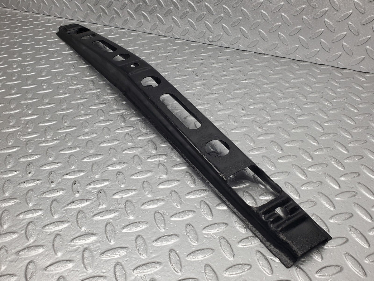 48759 Mercedes-Benz W123 Front Bumper Centre Bracket