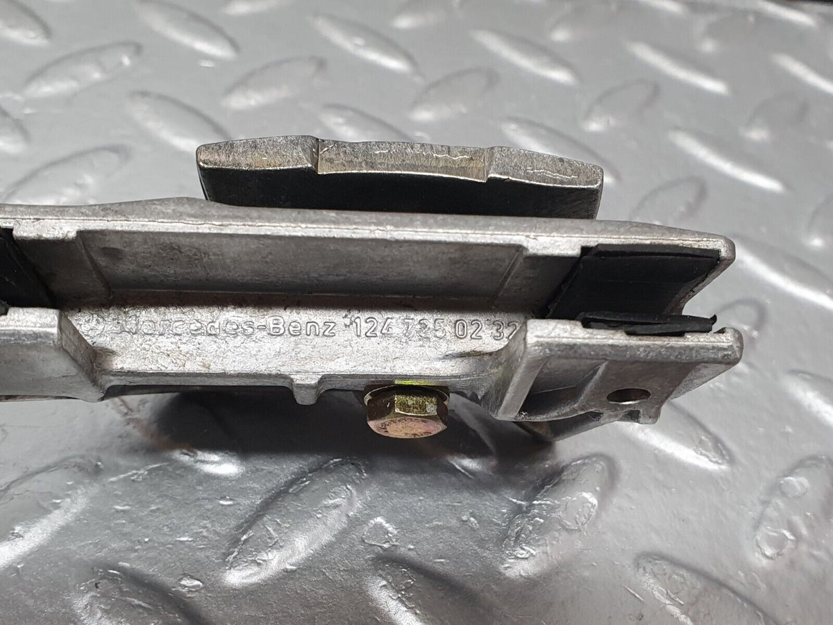 42506 Mercedes-Benz R129 320SL Coupe Door Window Guide Bracket A1247250132 A1247250232