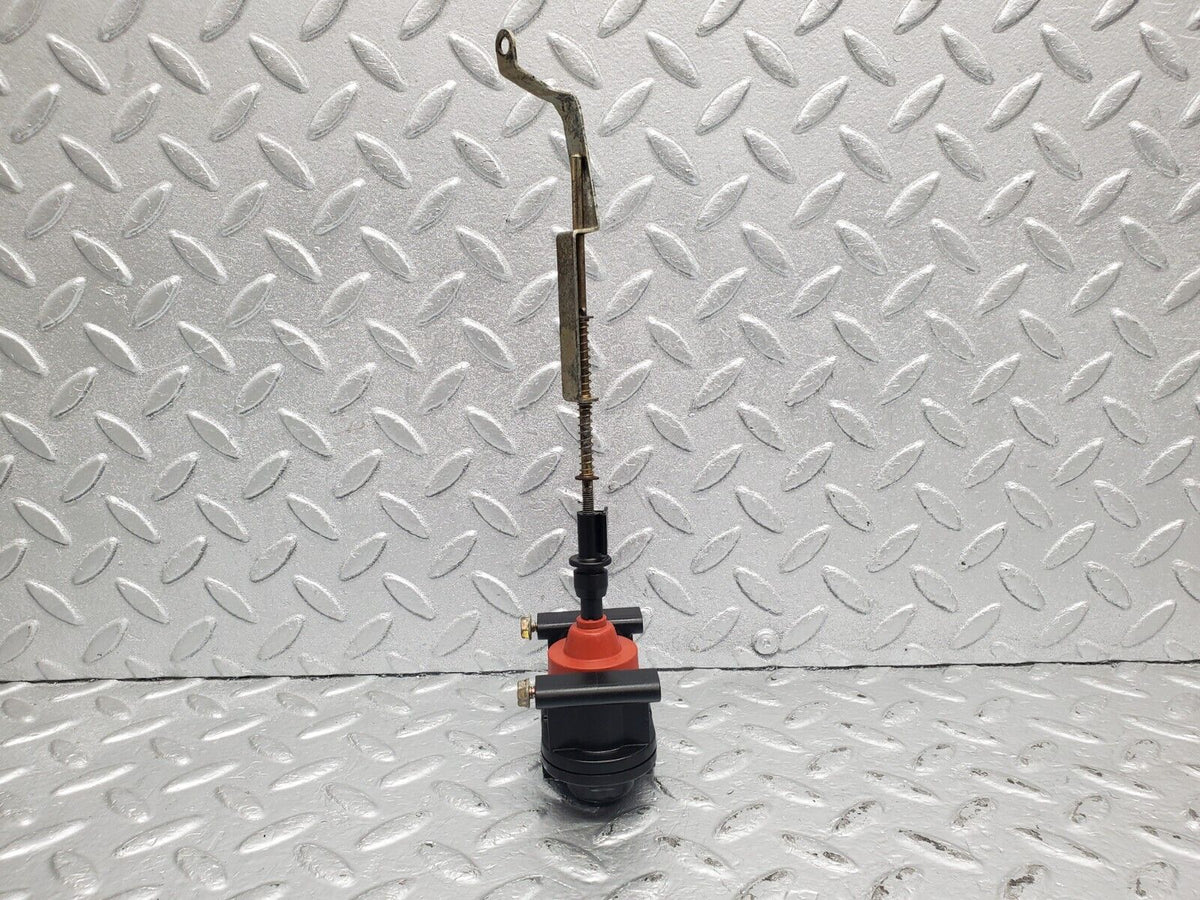 47452 Mercedes-Benz C126 500SEC Coupe Trunk Lock Vacuum Actuator Hella 003765-00