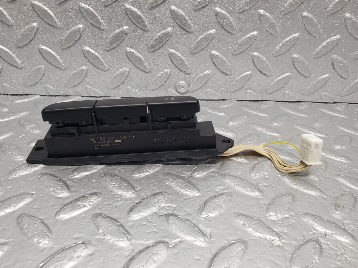 47778 Mercedes-Benz R230 350SL Coupe Parking Sensor Switch Unit A2308212951