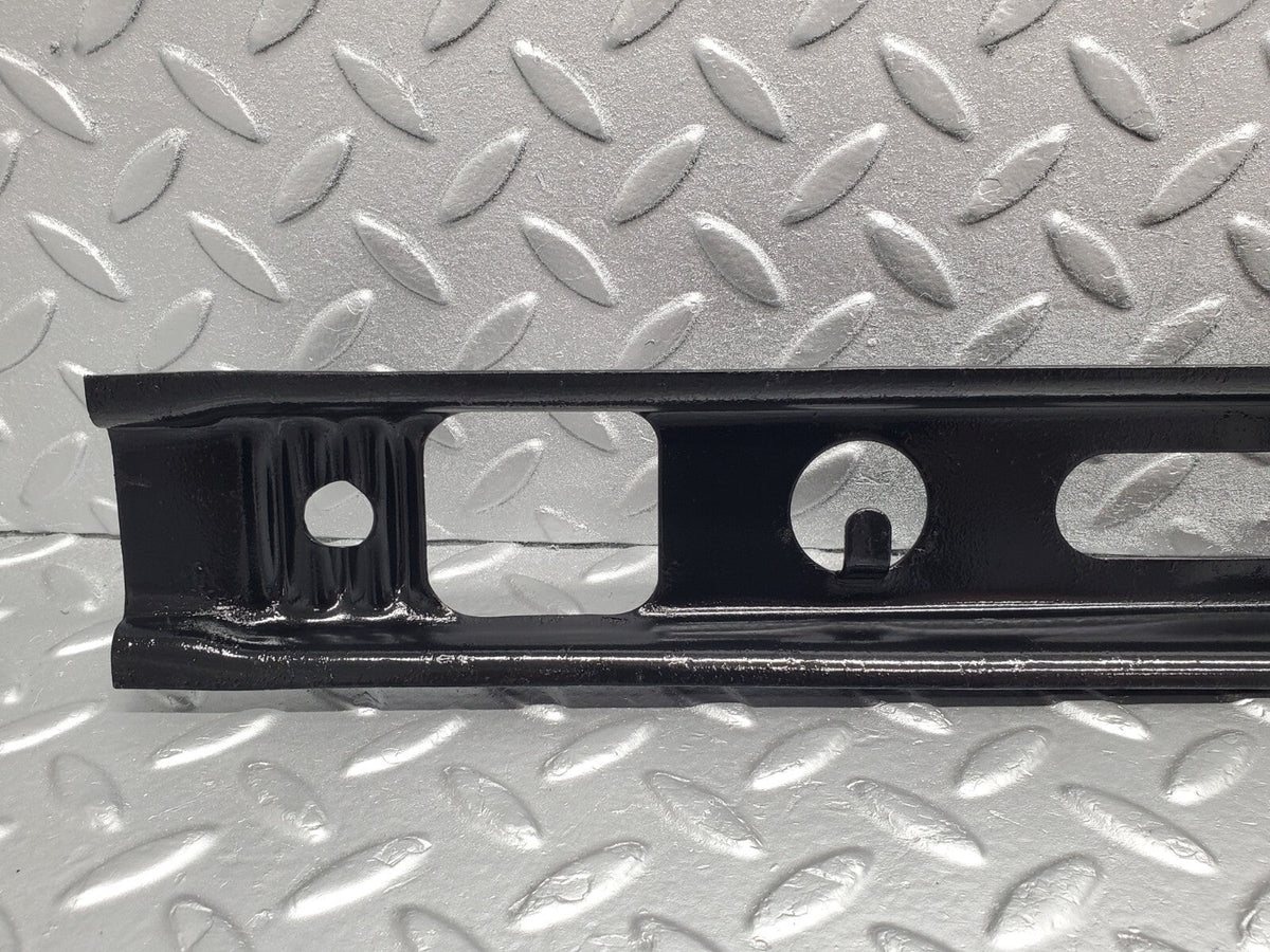48760 Mercedes-Benz W123 Front Bumper Centre Bracket