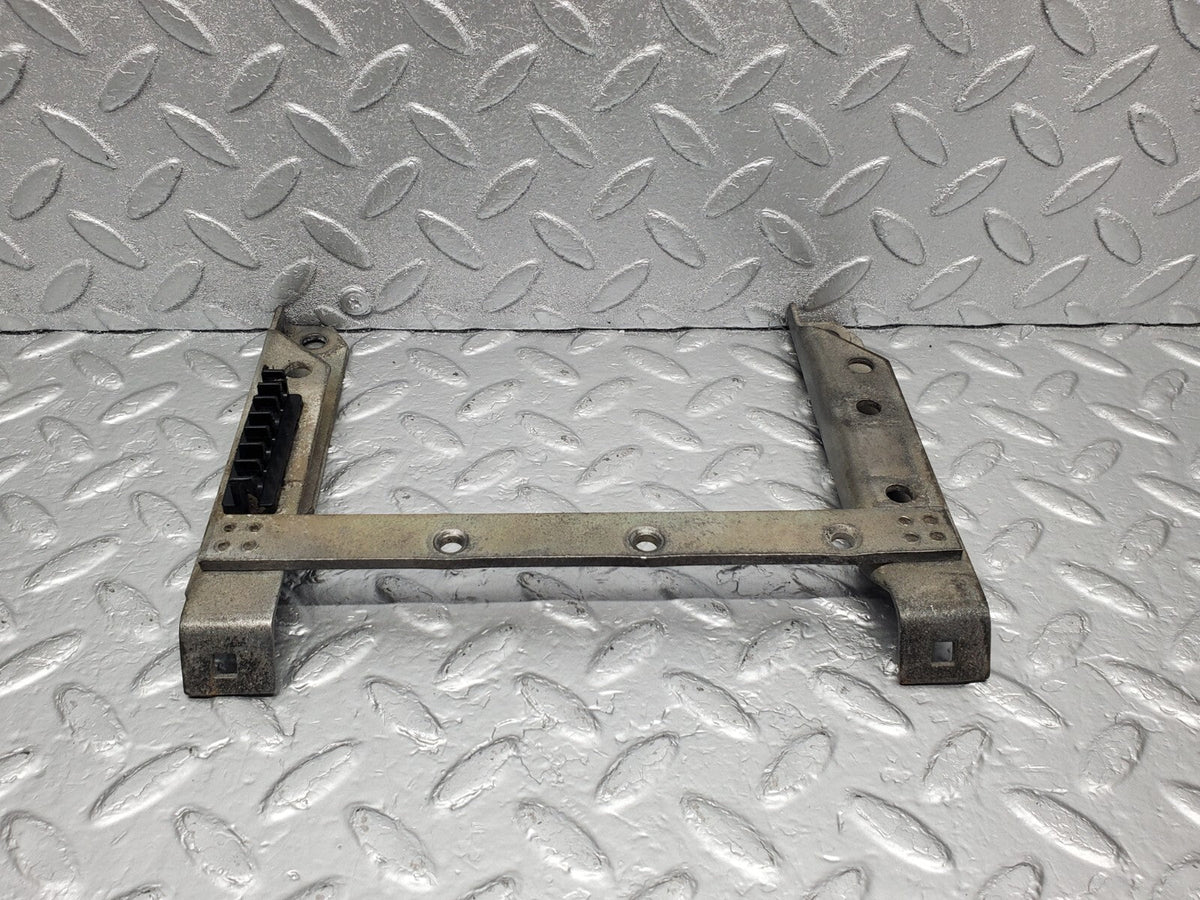 48576 Mercedes-Benz W108 Ignition Cable Bracket