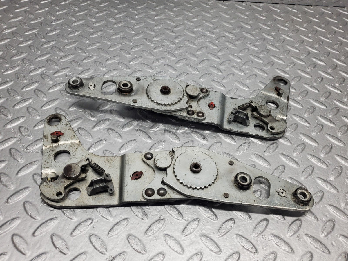 50132 Mercedes-Benz R107 SL Front Left Seat Hinge Pair A0019100885 A0019101186
