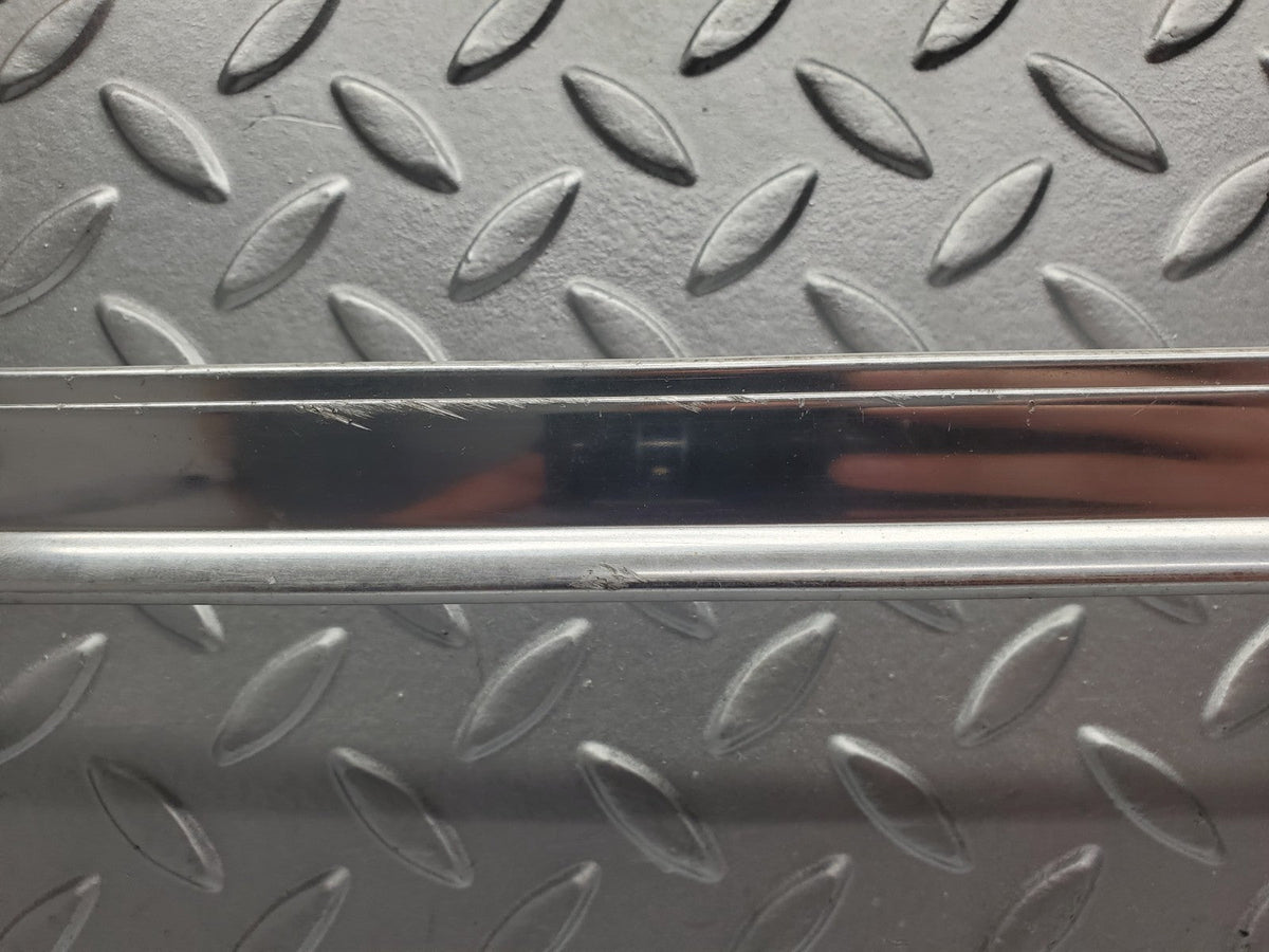 50171 Mercedes-Benz R107 SL Hardtop Windscreen Chrome Frame
