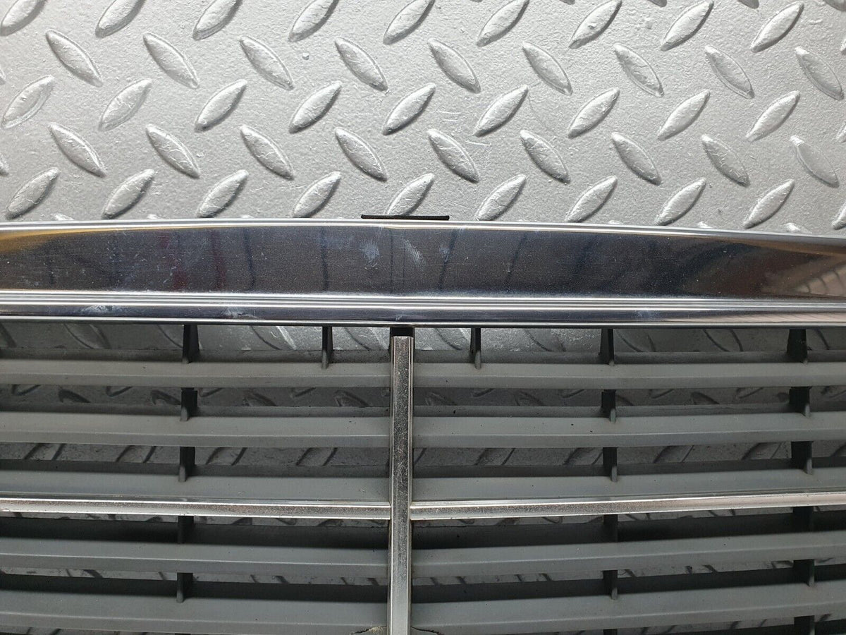 41801 Mercedes-Benz W202 C200 Bonnet Grill Chrome A2028880323