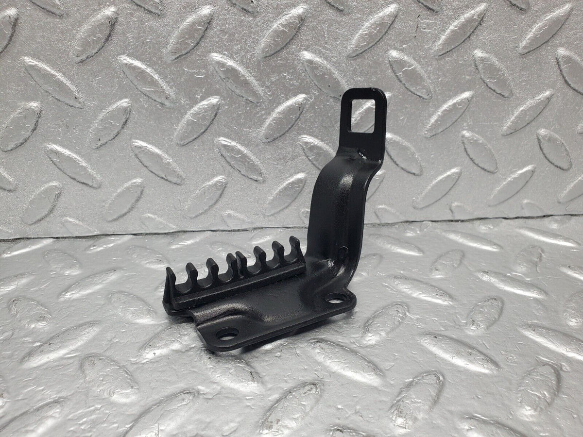 46680 Mercedes-Benz C123 280CE Coupe Ignition Coil Cable Wire Bracket