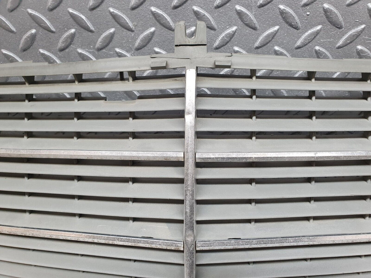 44103 Mercedes-Benz C123 230CE Coupe Bonnet Grill