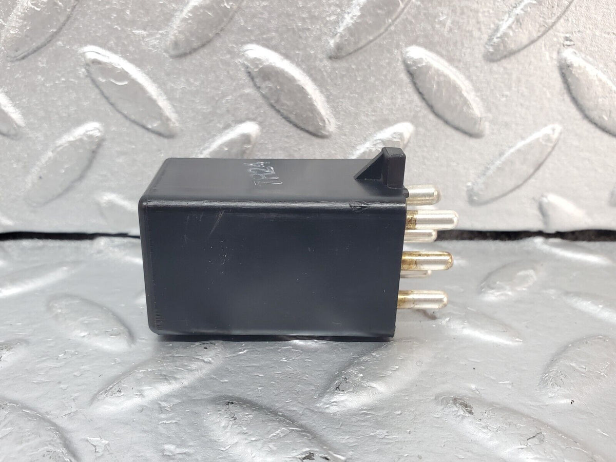 44357 Mercedes-Benz W123 280E Intermittent Wiper Relay A0008210863