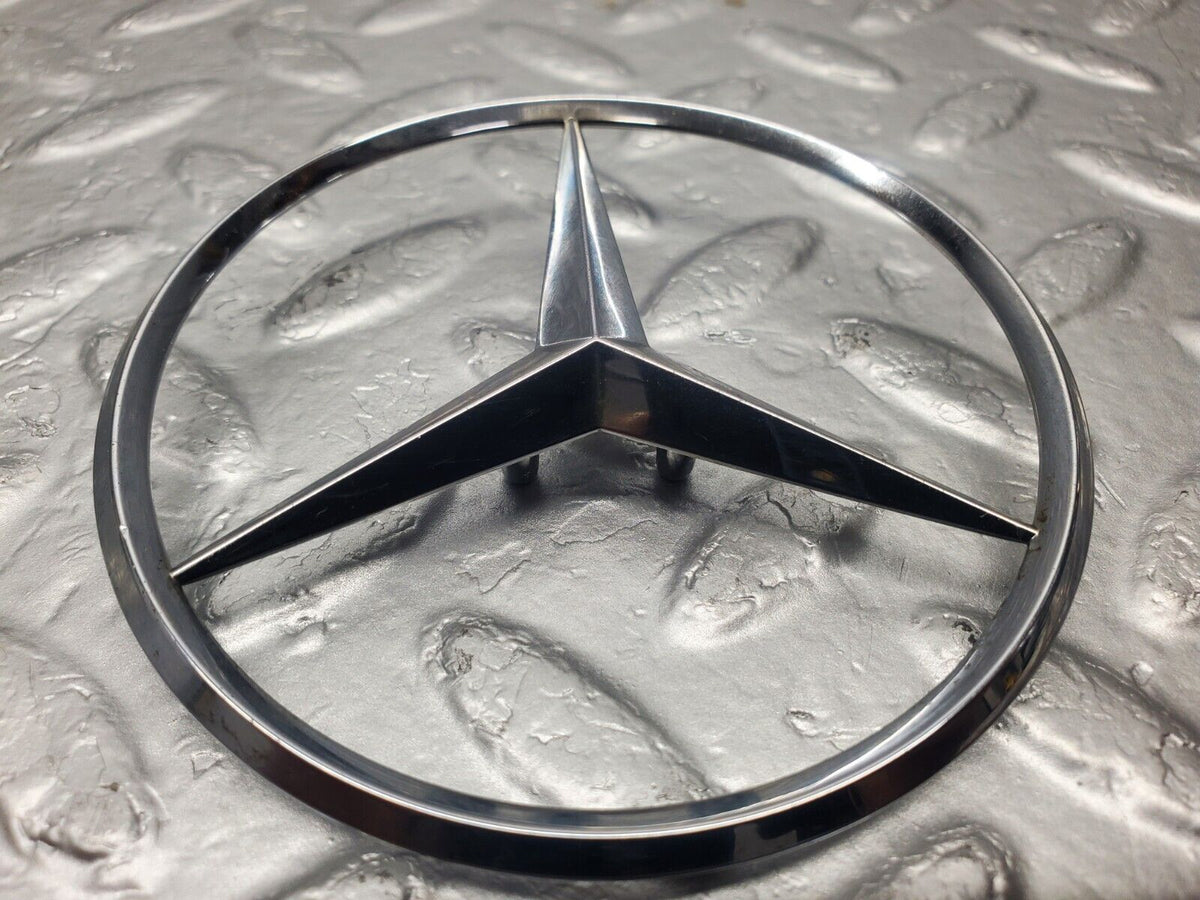 47209 Mercedes-Benz R129 320SL Coupe Trunk Lid Badge Emblem
