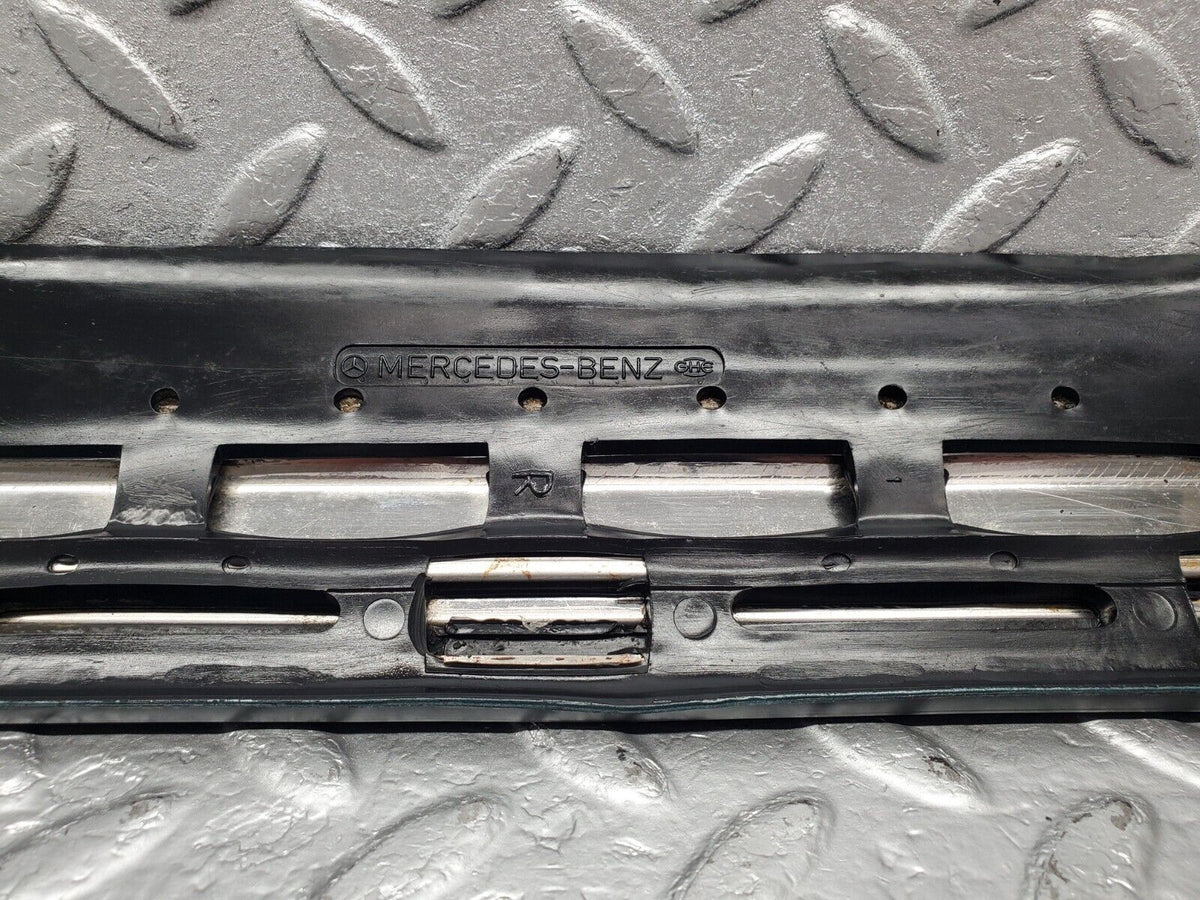 46422 Mercedes-Benz C123 280CE Coupe Front Right Fender Wing Lower Moulding Trim