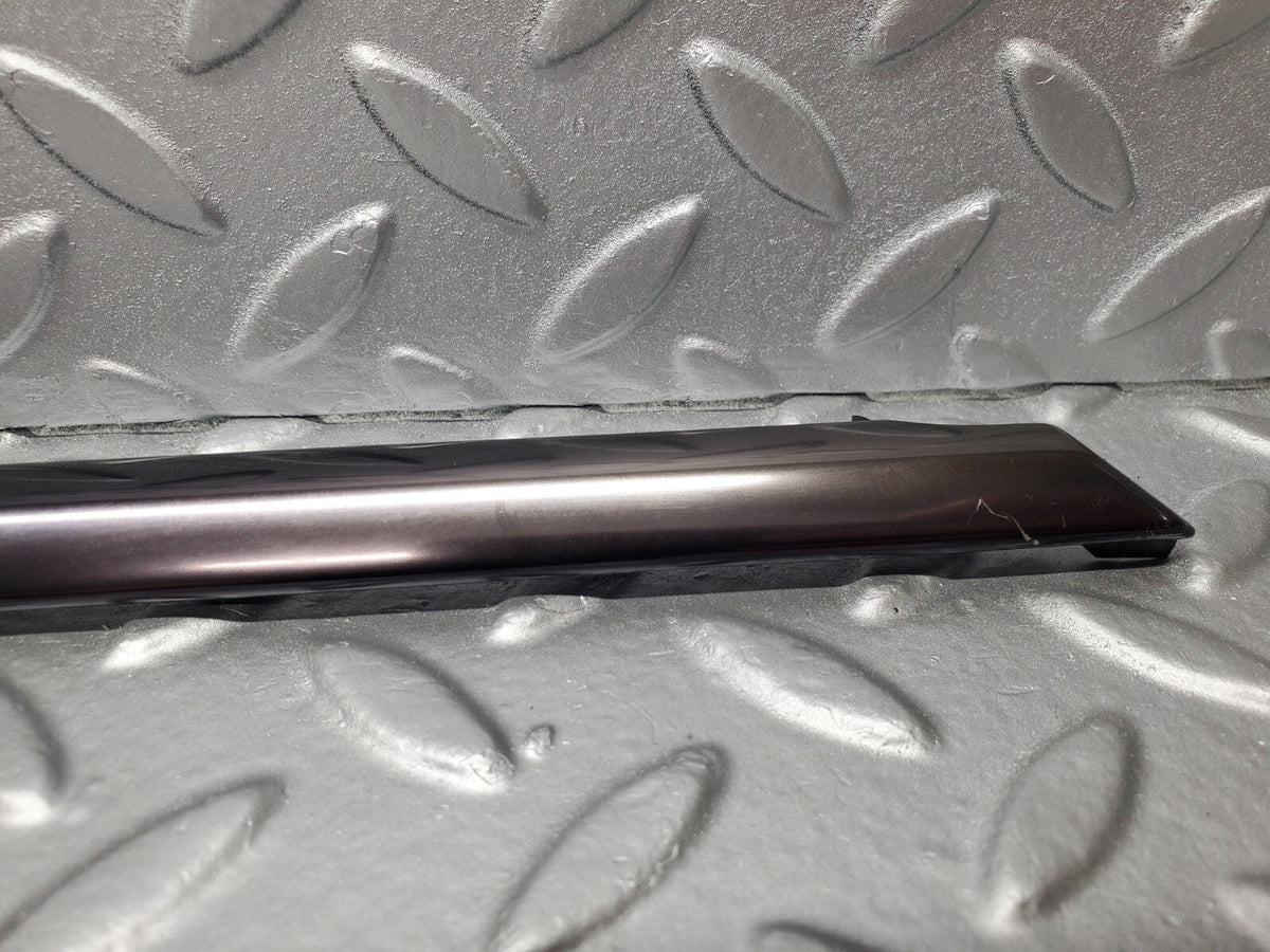 49064 Mercedes-Benz A124 320E Cabriolet Right Door Window Moulding Trim