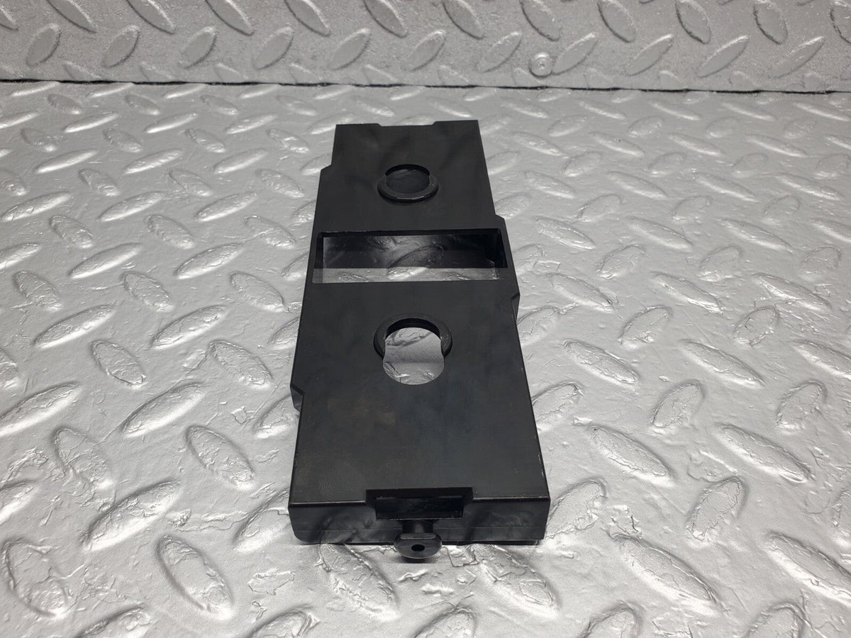 48912 Mercedes-Benz A124 320E Cabriolet Heater Control Switch Holder A1248330314