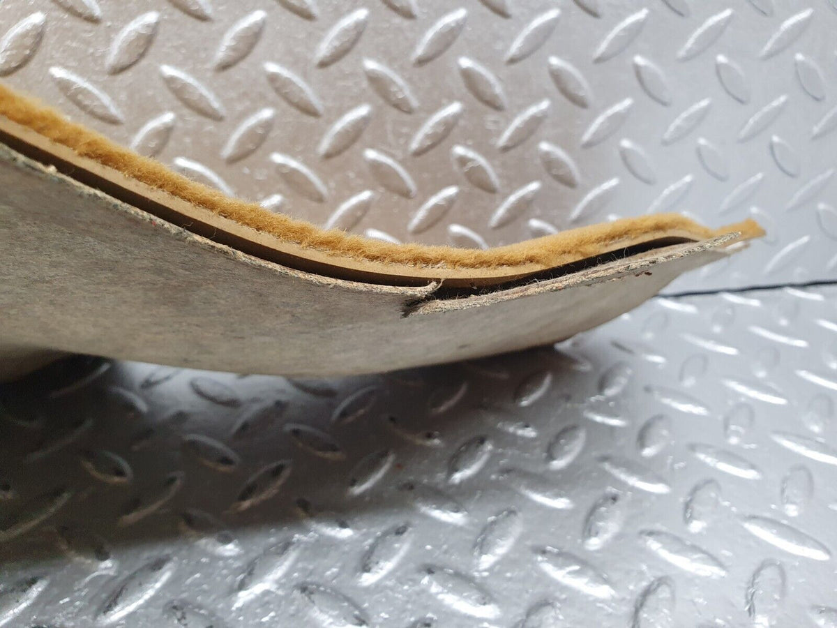 47356 Mercedes-Benz W124 200E Centre Console Carpet Right Side Beige