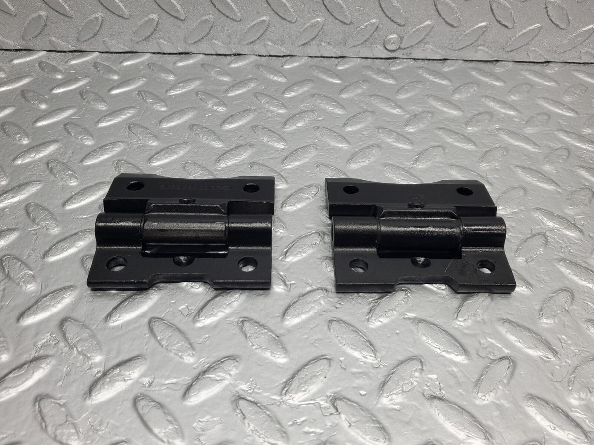 48314 Mercedes-Benz C126 Coupe Door Hinge Left Side A1237200037