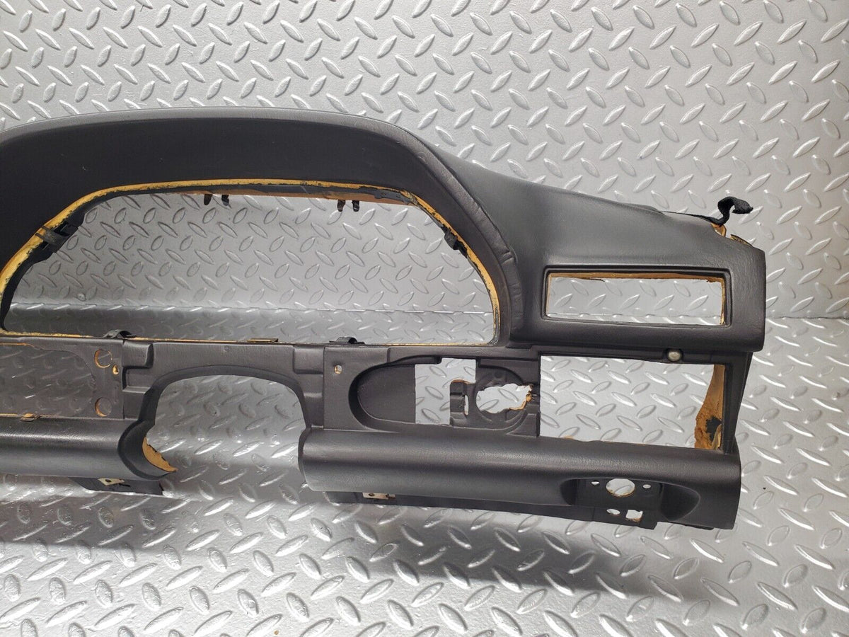 46020 Mercedes-Benz W126 420SE Dashboard Black