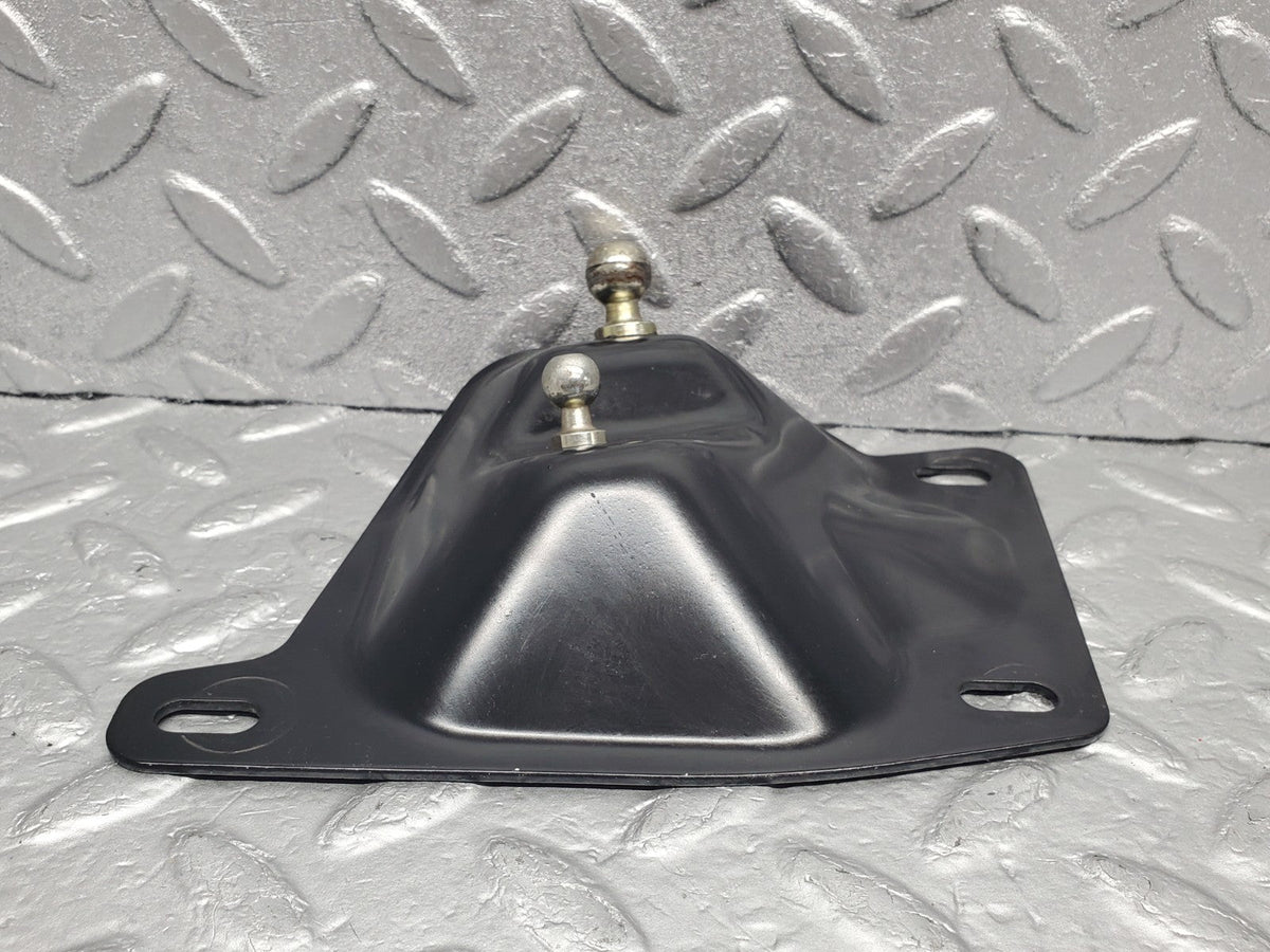 49099 Mercedes-Benz A124 320E Cabriolet Soft Top Support Bracket Right Side