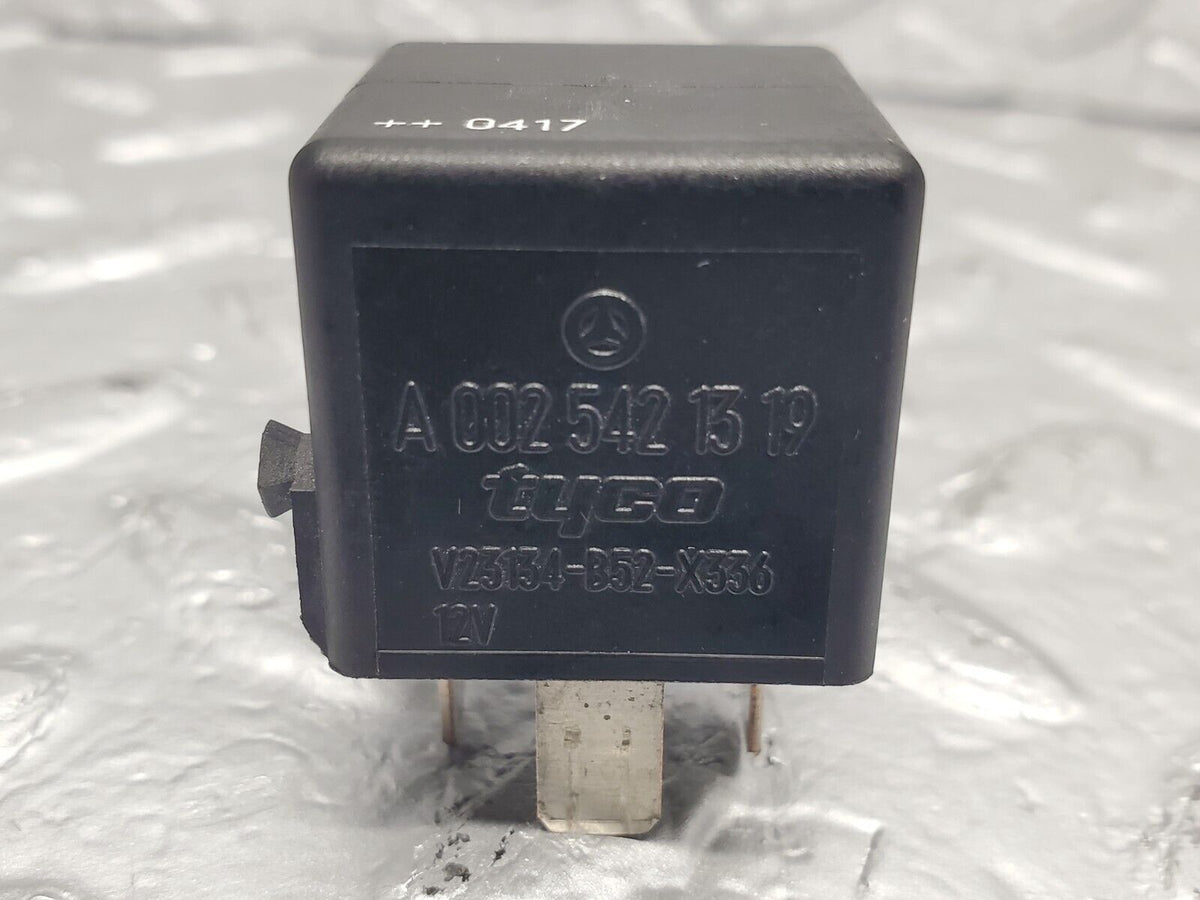 47893 Mercedes-Benz R230 350SL Coupe Multi Purpose Relay A0025421319