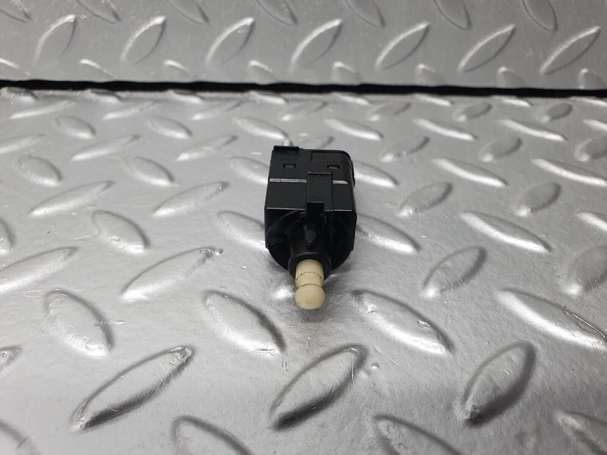 41799 Mercedes-Benz W202 C200 Brake Light Switch A0015450109