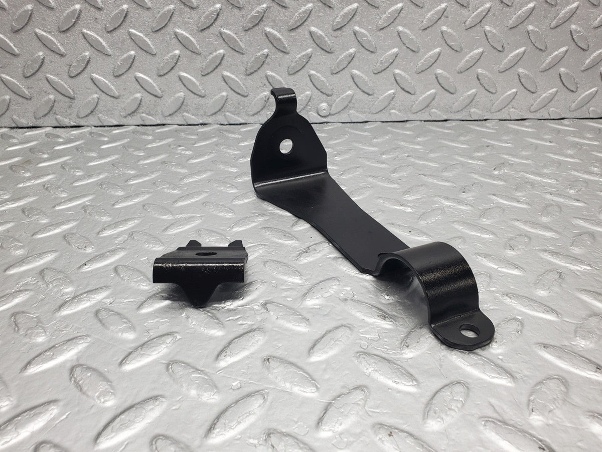 49362 Mercedes-Benz A124 320E Cabriolet Anti Roll Bar Holder Bracket Front Left