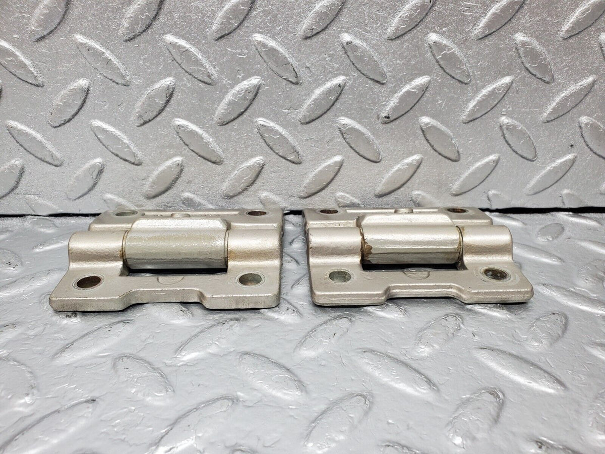 45552 Mercedes-Benz W126 420SE Door Hinge Pair Left Side A1237200037
