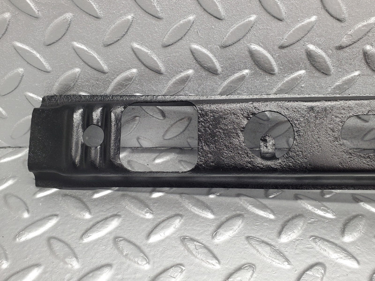 48759 Mercedes-Benz W123 Front Bumper Centre Bracket