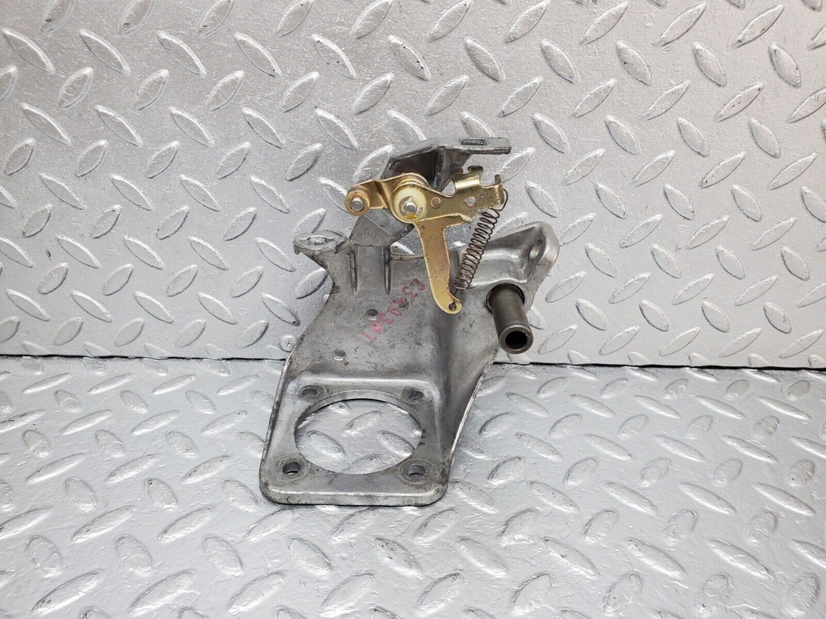 44593 Mercedes-Benz W124 220E Brake Pedal Bracket A1242900919