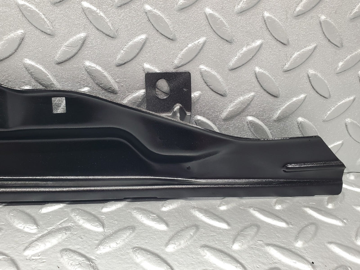 48989 Mercedes-Benz A124 320E Cabriolet Rear Right Window Upper Support Bracket