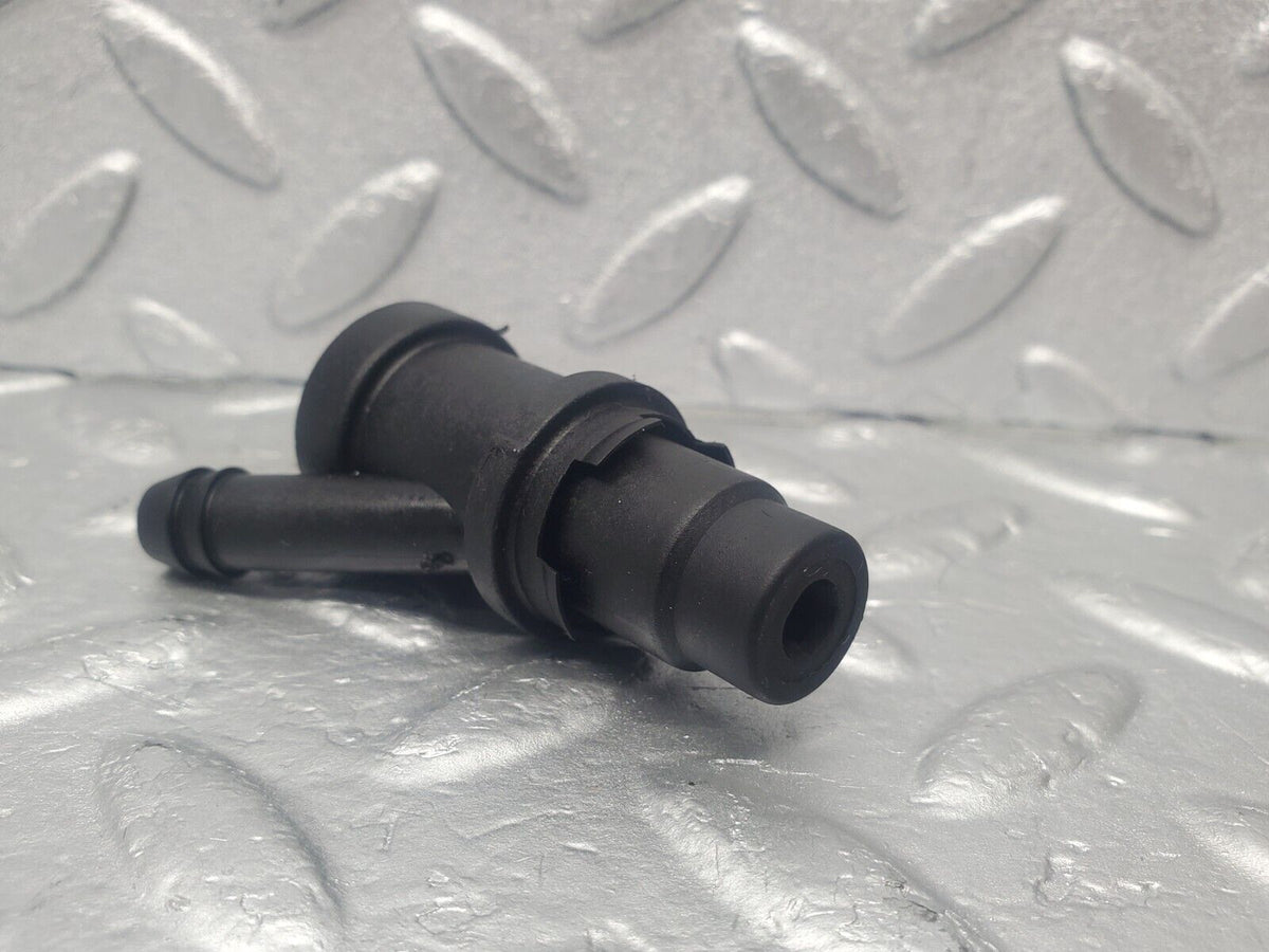 46039 Mercedes-Benz W126 420SE Fuel Injector Holder 2X