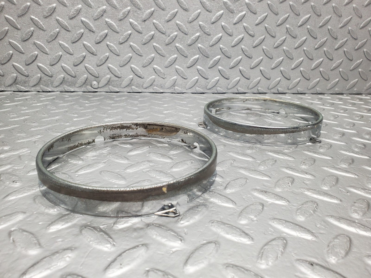50761 Mercedes-Benz W108 280SE 3.5 Headlight Chrome Frame