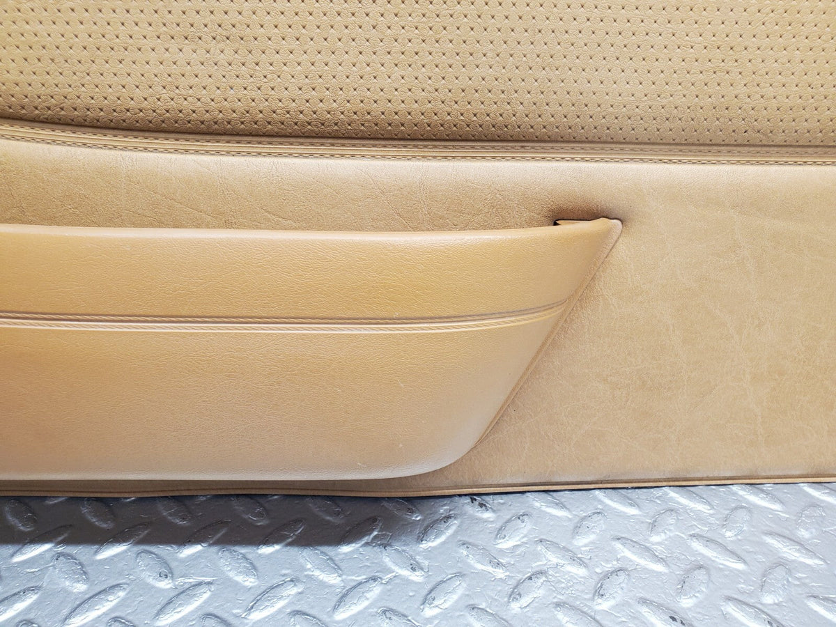 48752 Mercedes-Benz W123 Front Right Door Card