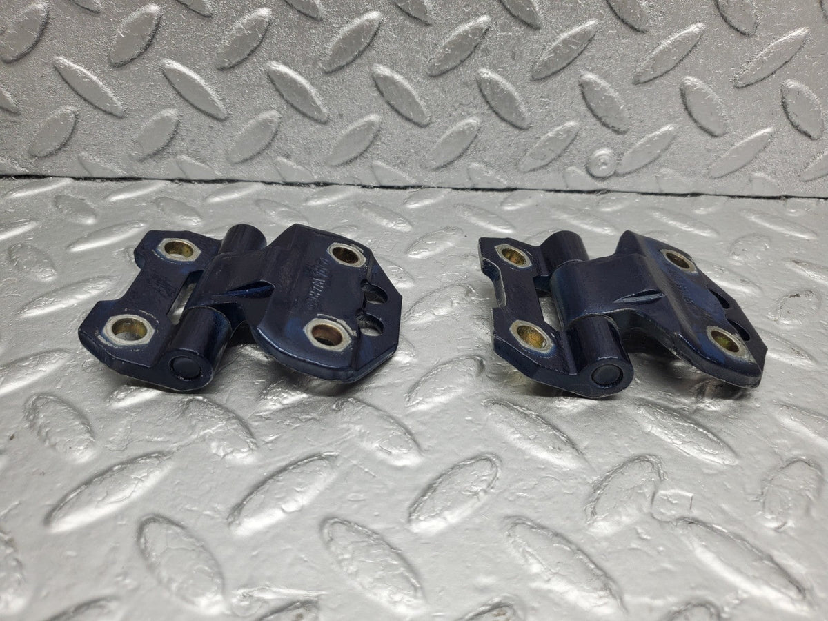 49186 Mercedes-Benz A124 320E Cabriolet Door Hinge Left Side