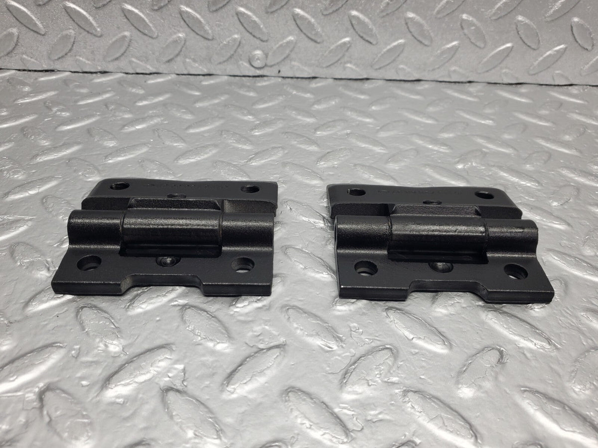 48312 Mercedes-Benz C126 Coupe Door Hinge Right Side A1237200037