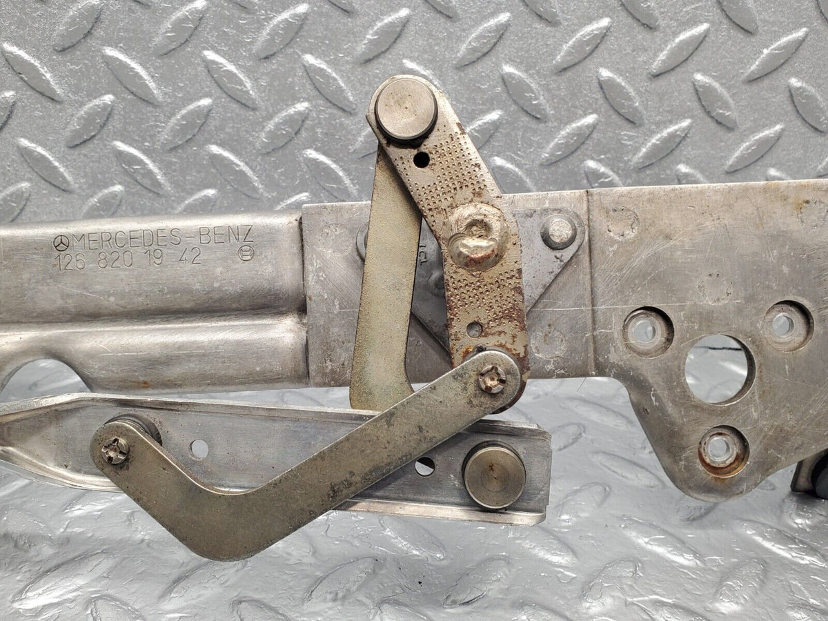 47459 Mercedes-Benz C126 500SEC Coupe Windscreen Wiper Mechanism Linkage A1268201942