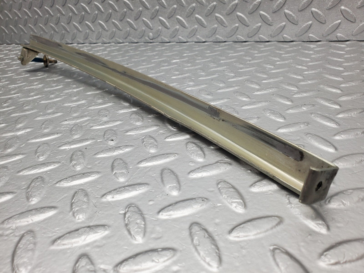 49196 Mercedes-Benz A124 320E Cabriolet Front Right Window Channel