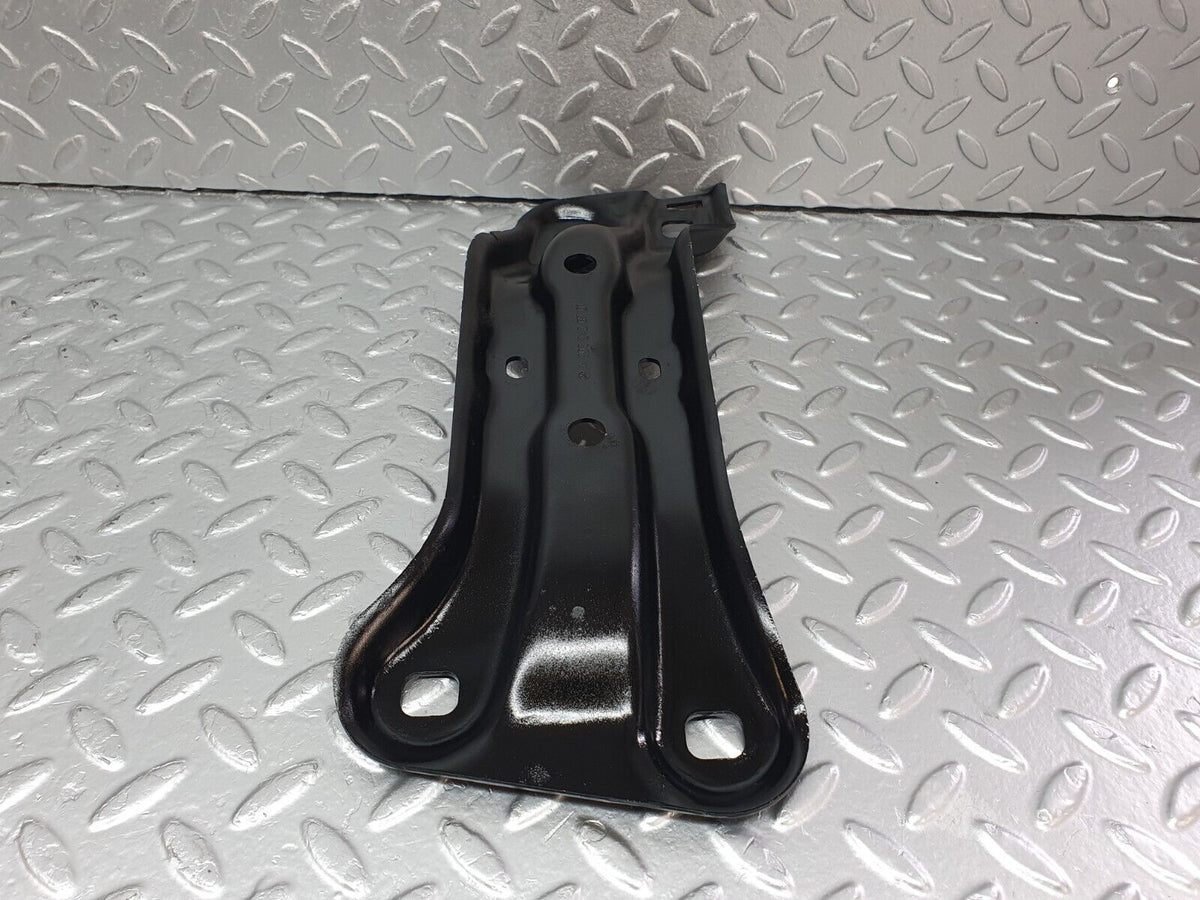 41950 Mercedes-Benz W202 C200 Gearbox Mount Bracket A2022420701