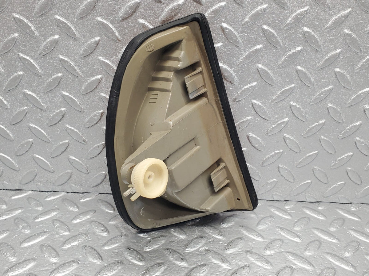 48680 Mercedes-Benz W123 Front Left Indicator Light Hella