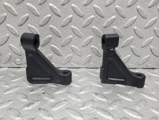 50863 Mercedes-Benz W108 280SE 3.5 Engine Mount Bracket Pair A1160110995 A1160110895
