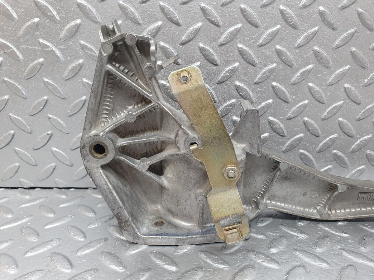 43706 Mercedes-Benz C126 380SEC Coupe Brake Pedal Bracket A1262901819