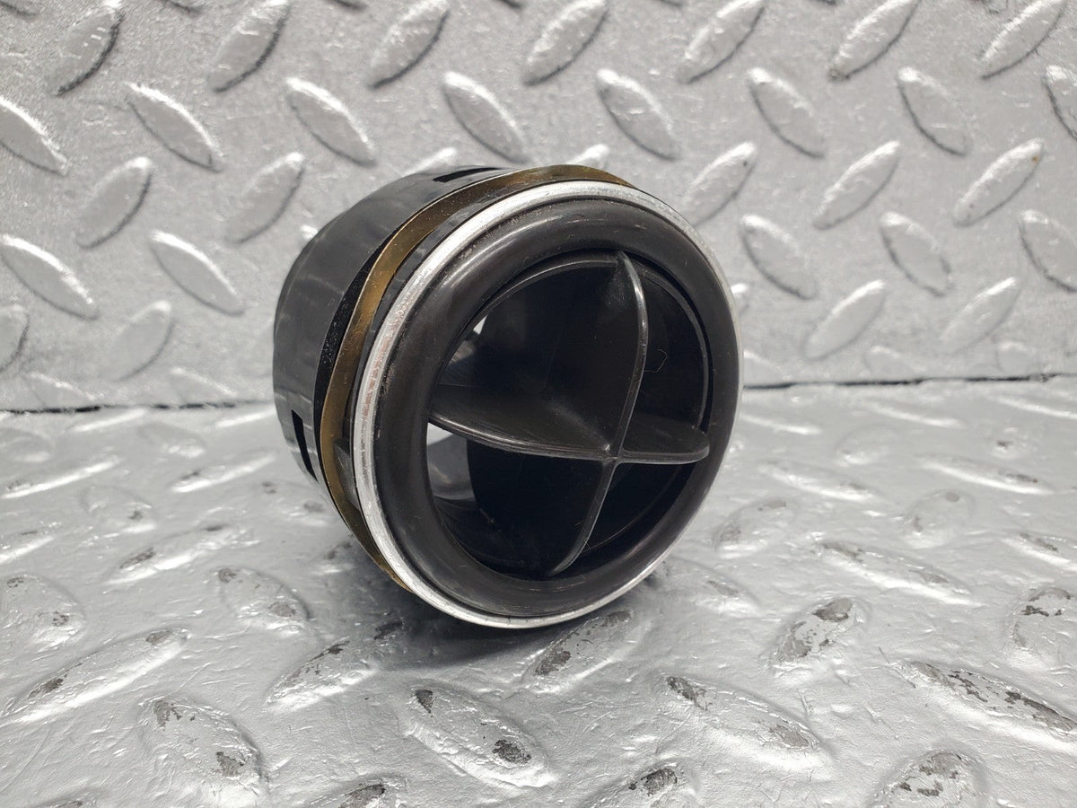 51364 Mercedes-Benz C107 R107 Dashboard Air Vent