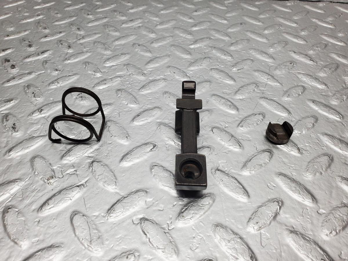 48872 Mercedes-Benz W108 Valve Rocker Arm With Retaining Spring & Tappet