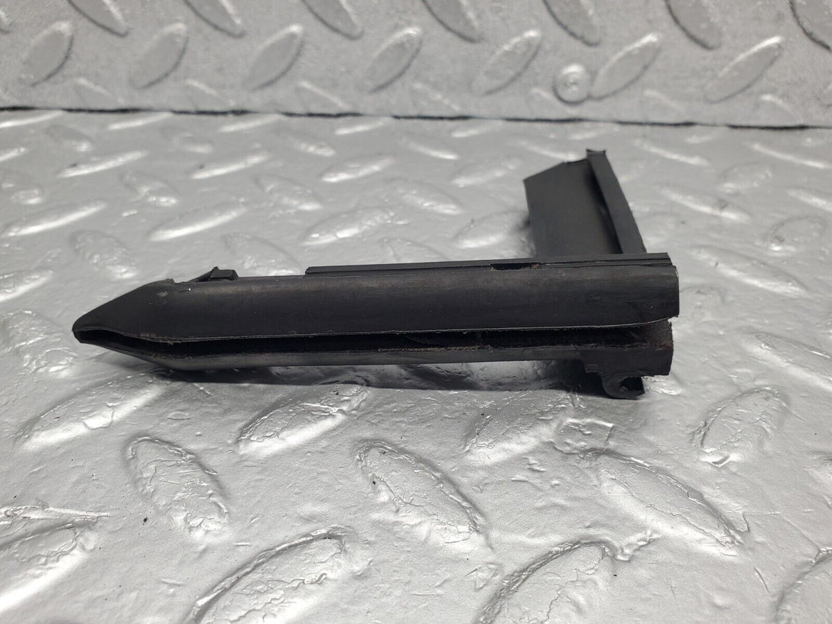 48150 Mercedes-Benz C107 R107 Front Left Rubber Window Guide A1077250125