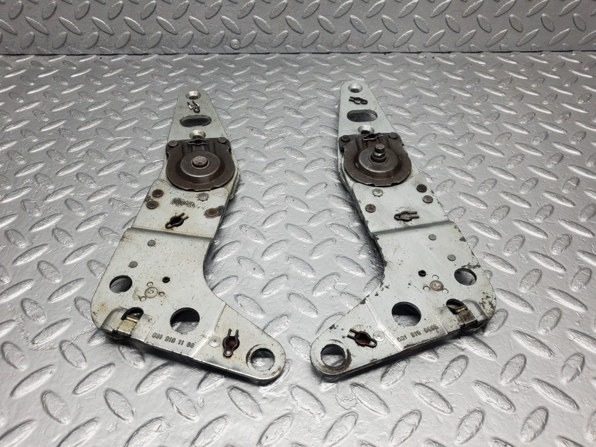 50132 Mercedes-Benz R107 SL Front Left Seat Hinge Pair A0019100885 A0019101186