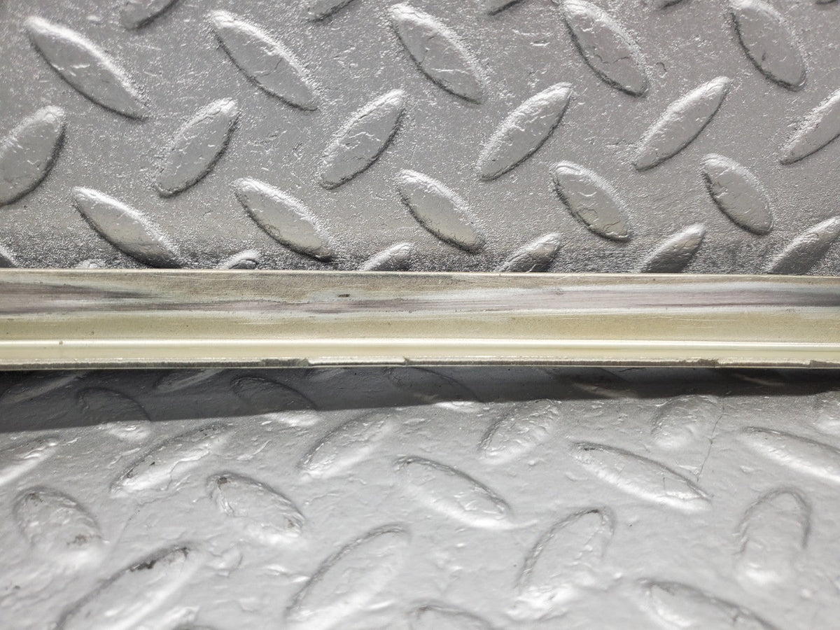 49196 Mercedes-Benz A124 320E Cabriolet Front Right Window Channel