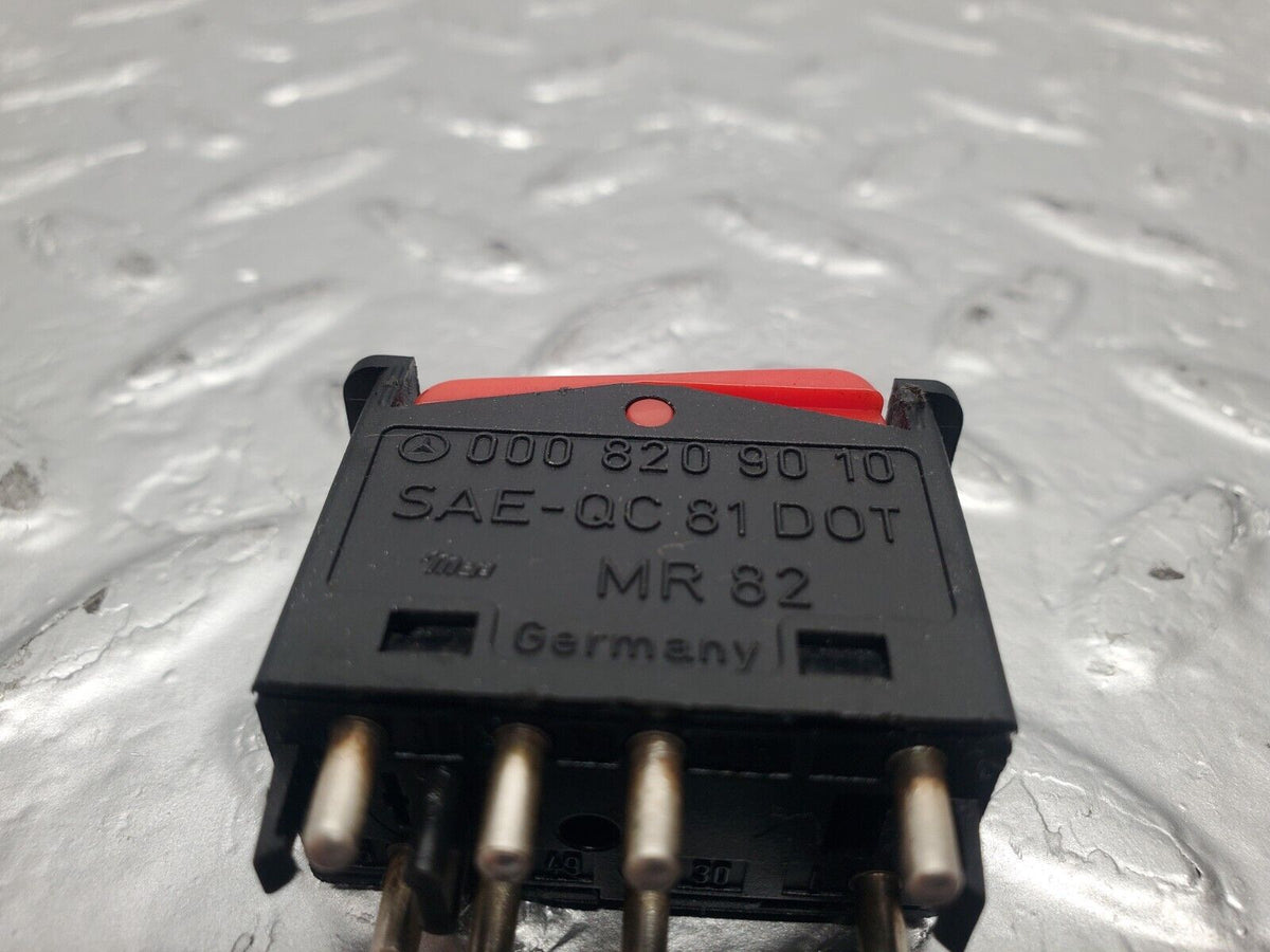 47372 Mercedes-Benz C126 500SEC Coupe Hazard Warning Light Switch A0008209010