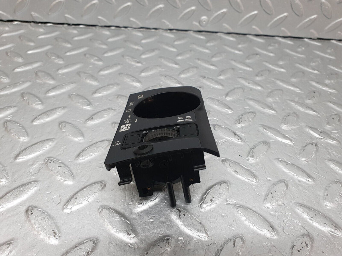 40922 Mercedes-Benz W126 300SE Headlight Switch Surround & Switch A1268000073