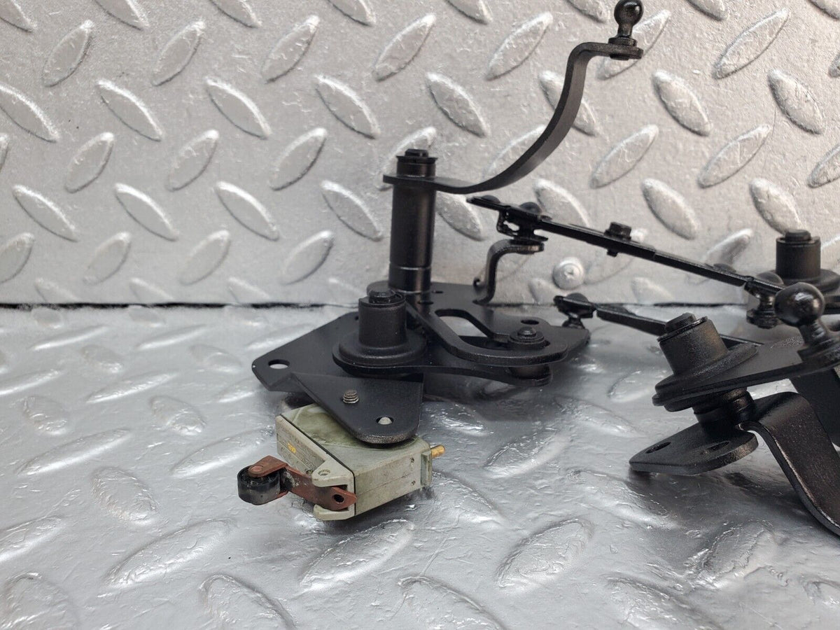 45411 Mercedes-Benz 280E M110.983 Throttle Linkage A0025450114