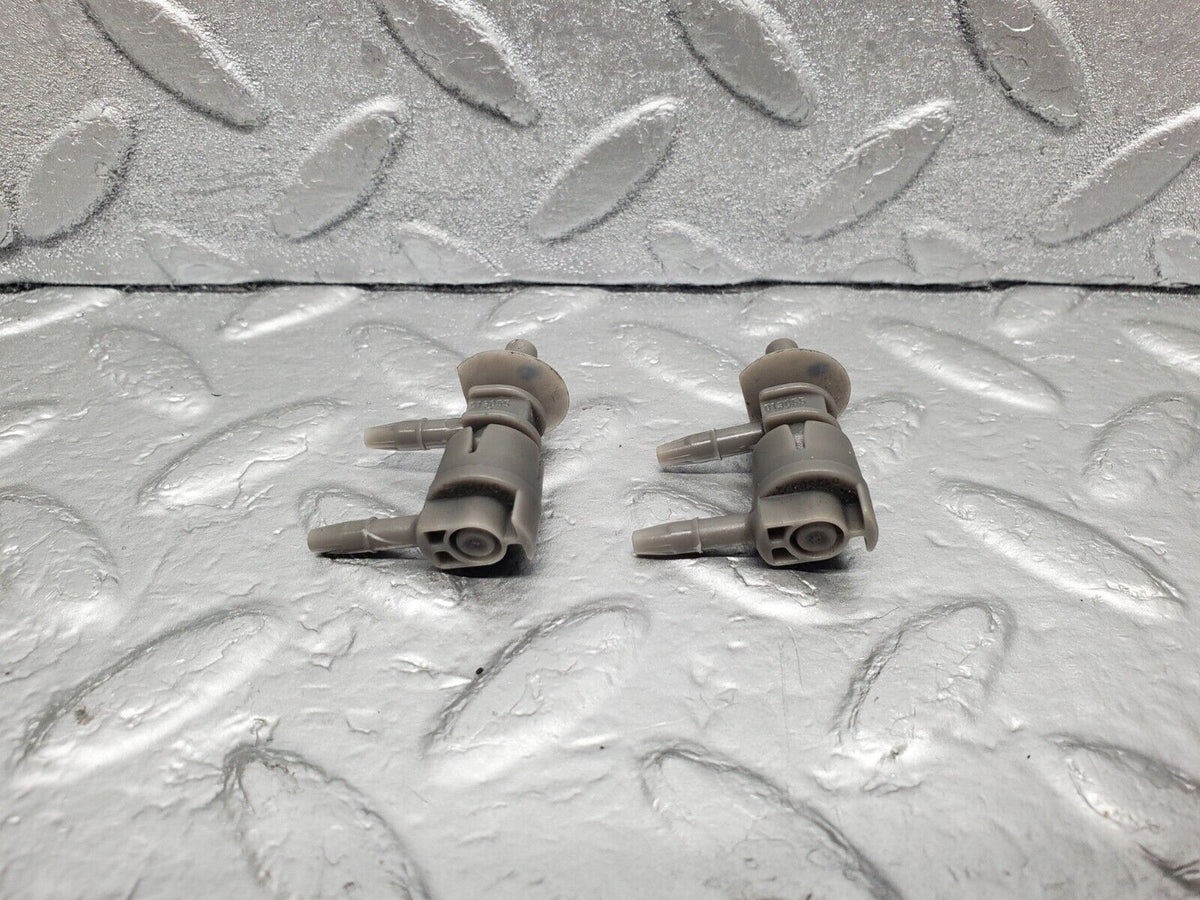 48108 Mercedes-Benz R230 350SL Coupe Vacuum Connector 2x