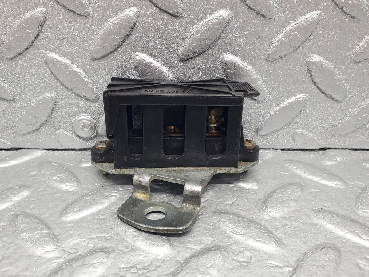 49036 Mercedes-Benz A124 320E Cabriolet Cable Wire Connector A1235400369