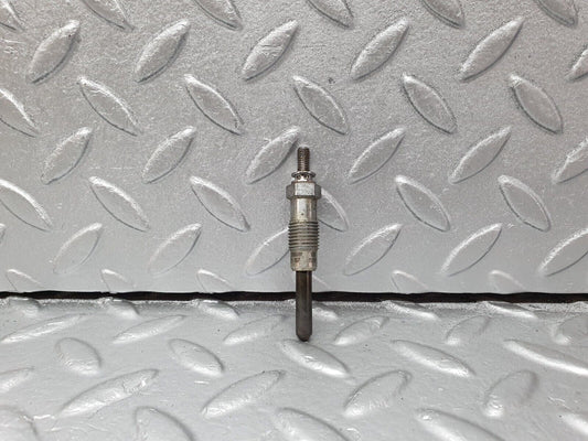 40849 Mercedes-Benz W123 300D Glow Plug Beru 0100221107